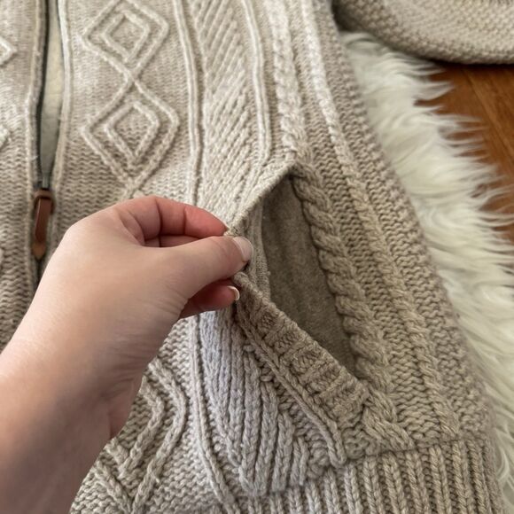 Women's Cable Knit Sweater - Gray - Picture 7 of 9
